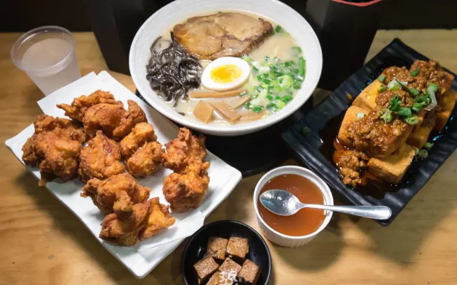 小家庭最愛的拉麵店-野崎家 東京豚骨拉麵。特製日式雞塊&極辣肉炸豆腐等您來品嚐 - 老莫 Say台南