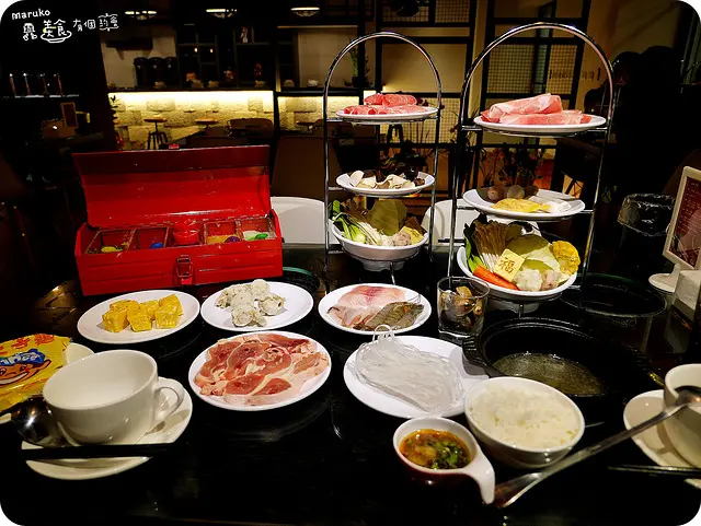 【暖呼呼鍋物】小鍋 mini hotpot 工業風格火鍋店醬料盒也好吸睛。台中市中區