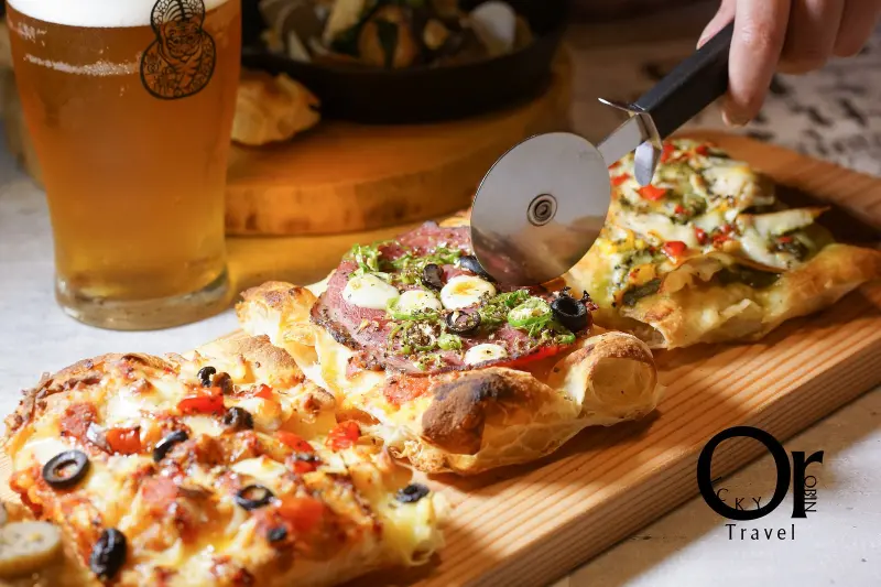  市府松菸│紐約正夯的羅馬蜂巢Pizza台灣也吃的到囉！還有多款Pizza餅皮衍生的料理、餐酒館等級下酒菜、臺虎精釀啤酒，榮登歐奇近期聚餐新歡餐廳！