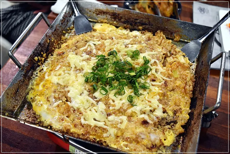 [捷運美食中山站] 金太郎-平盆鍋(ちりとり鍋)，日本跨海台灣第一家大阪美食，LIVE炒飯秀，不同星期再加碼吃到飽喝到飽