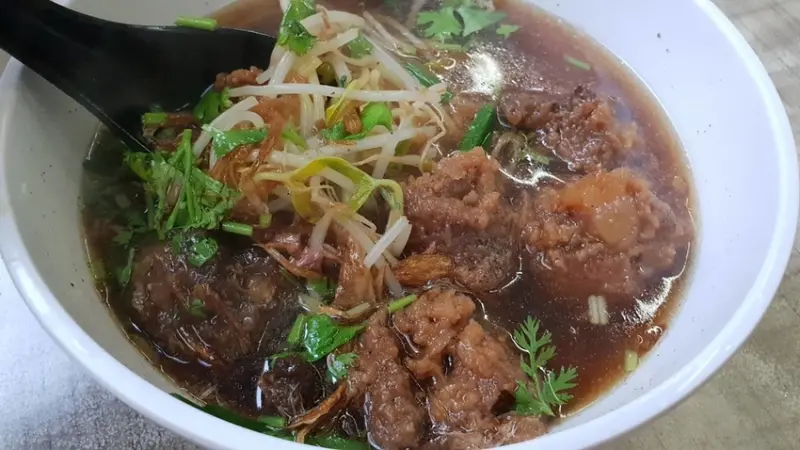 【彰化.員林】魚滿堂排骨酥麵。超香超軟嫩的排骨酥超正點