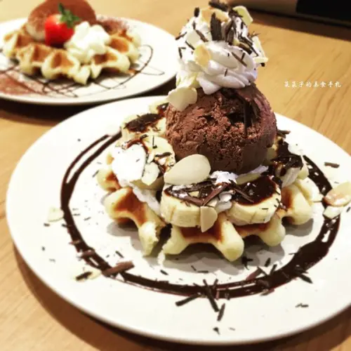 [台北大安]Waffle Please 比利時列日鬆餅|巧克力香蕉冰淇淋鬆餅|提拉米蘇鬆餅|近捷運科技大樓站