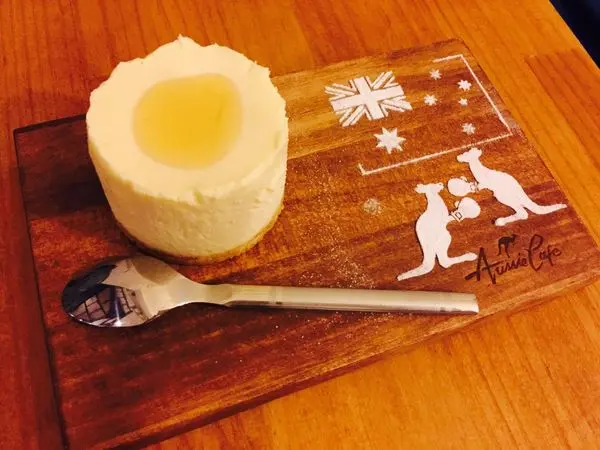 捷運中山國小站 ✿ 澳氏咖啡Aussie Cafe ✿ 帶給人們旅遊氛圍的澳洲風格背包客概念咖啡廳! 雙層床也是座位!!