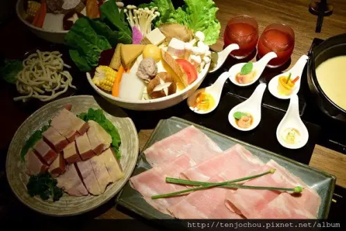 花花，甲飽沒【台北食記】岩說精緻鍋物 飽到額頭cp值超高！日式石頭火鍋推薦 松山區美食