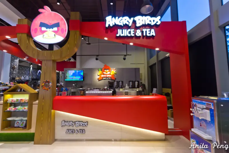 【吃喝．台北】全球第一間憤怒鳥主題飲品店在板橋開幕囉！（Angry Birds Juice&Tea）一起來喝飲料對抗搗蛋豬！