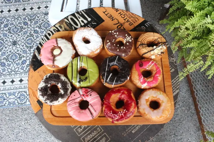 台南府城路散步甜點 香脆又繽紛的Cronutt 可拿滋甜甜圈