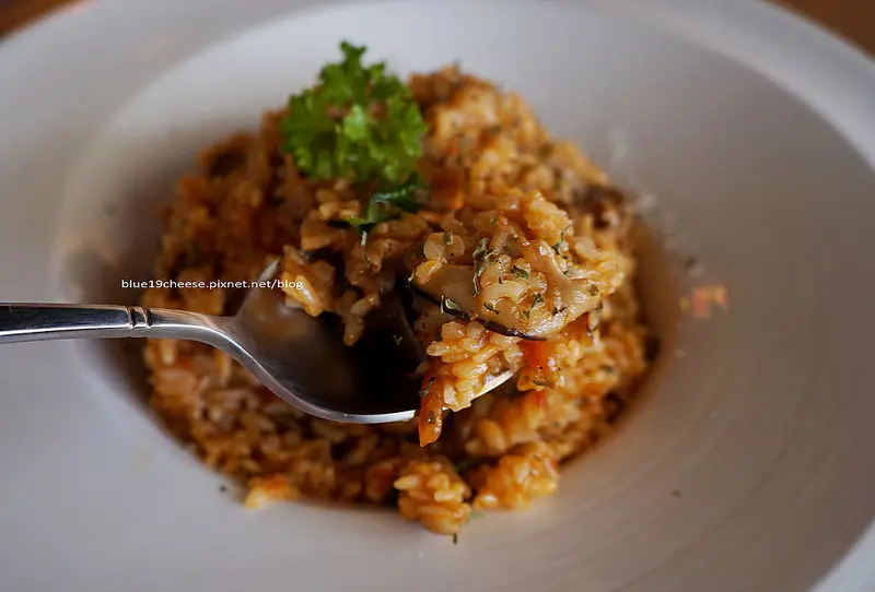 【台中豐原】就愛夢咖啡 92 Mon Cafe - 個人比較愛宮保雞丁辣味細扁麵