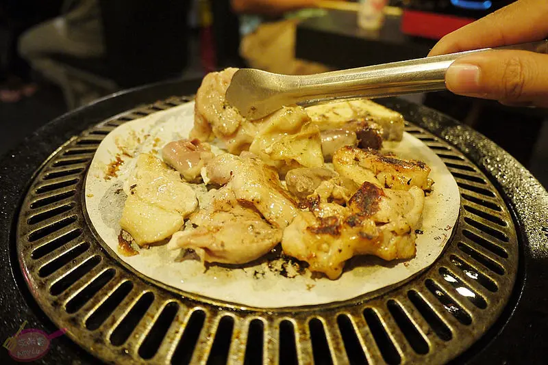 台南吃到飽。麻辣風暴北門直營店。火烤兩吃麻辣鴛鴦鍋吃到飽只要$369，食材豐富鮮度夠水準CP值實在高到爆表!