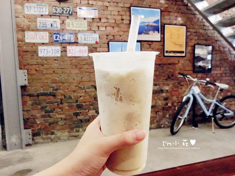 豐榮綠豆沙。近台中火車站、第二市場!招牌綠豆沙牛奶必喝!濃郁香濃的綠豆沙牛奶滋味好甜蜜!紅豆湯!