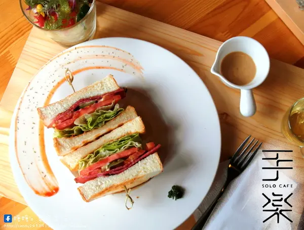 〖台中│美食〗手樂 S.L CAFE ❤ 充滿濃濃工業風，提供早午餐、輕食、下午茶及桌邊手沖咖啡服務，不限時，免收服務費，還有免費插頭及wifi可以使用唷!!