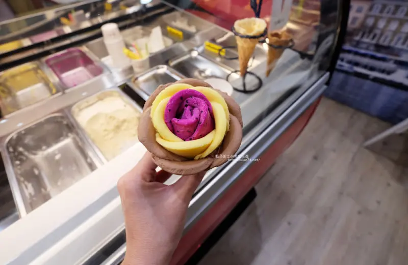 台中大雅│布達佩斯冰淇淋專賣店-浪漫手工玫瑰花造型冰淇淋.嚴選台灣本土新鮮食材.大雅美食推薦 - 藍色起士的美食主義