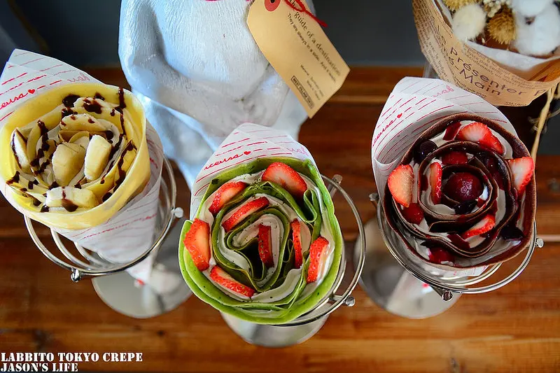 【台中│美食】日本人開的日式可麗餅，草悟道散步甜點最佳選擇，就如同花朵般綻放。LAbbito Tokyo Crepe
