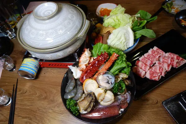 阿國海鮮燒烤小鋪 捷運松江南京站、中山區推薦美食，晚餐及宵夜推薦餐廳，食材新鮮、選擇多元、價格平實