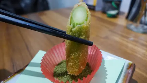 (新埔捷運站)極串揚 酒場,到地日本名古屋式串炸,外表酥脆口感~平價消費!好吃串炸(營業時間/菜單)