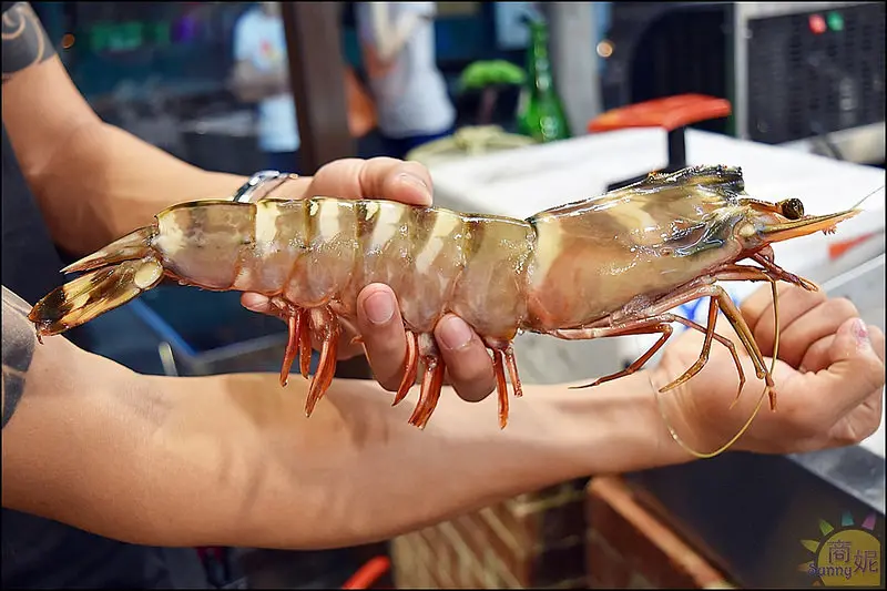 台中美食現烤霸王級活海鮮。リ味館。食尚玩家、民視新聞報導生鮮水產現烤海鮮吃過都說讚。老饕推薦點隱藏版就對了