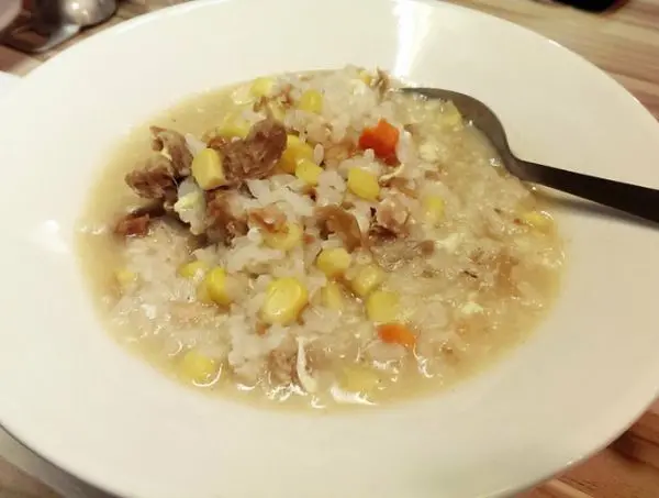 《中山區》墨爾漢堡More Burger​│早餐也賣濃郁的麻油燻雞粥ღ × 流沙花生醬好誘人