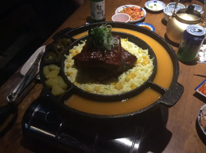 【娘子韓食】起司豬肋排˙軟韌夠味˙鍋邊蛋燒滑嫩銷魂