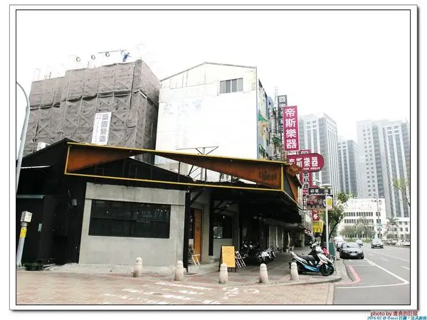 （台南。東區美食）Dacci 打趣，法式廚房 /  在“打趣”，你吃得到法國道地鄉村菜＋國際咖啡調配師為您調製的飲品～無論是正餐時段或午茶時刻，來坐來好食＾＾        
      