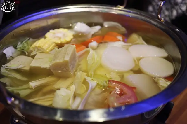 【台北信義．六張犁站】台北 牛讚 國產履歷溫體涮牛肉鍋（信義店）-熱炒x火鍋