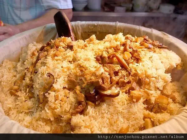 花花，甲飽沒【台北食記】晴光油飯 飄香40年市場內古早味「個性」美食 晴光市場必吃推薦