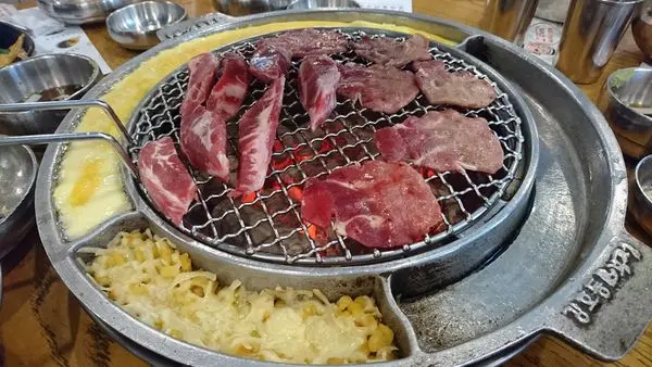 【台中】由韓國知名綜藝主持人開的店『姜虎東678白丁韓式烤肉』