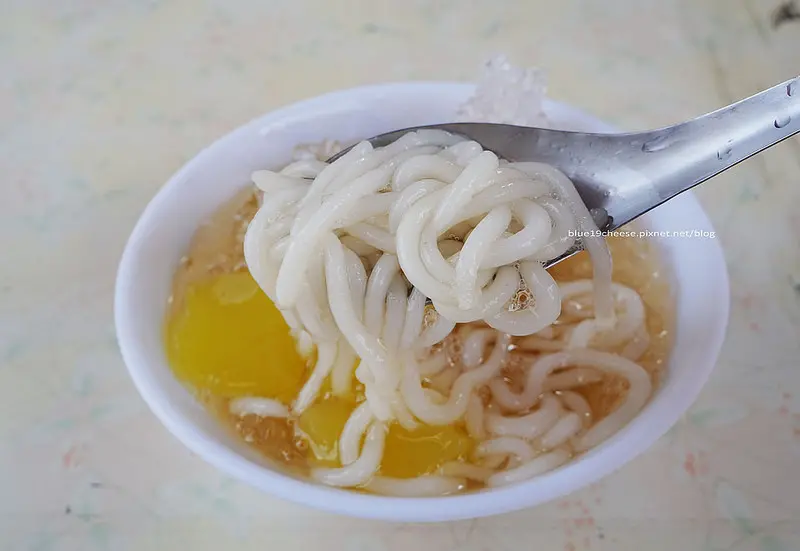 【台中豐原】豐原市場阿婆粉粿米苔目冰 - 市場裡超隱密在地老店攤車.純手工粉粿米苔目好吃又消暑.橋頭皮鞋和葫蘆墩圳停車場旁