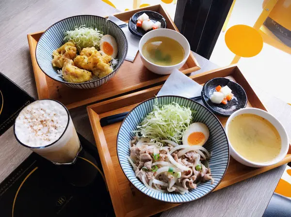 ||吃。台中|| 小樂圓 漂亮寬敞 日式蓋飯好吃的親子餐廳