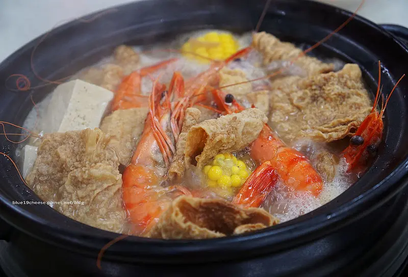 【台中大雅】呷飽食府炭燒薑母鴨 大雅總店 - 螃蟹薑母鴨和草蝦薑母鴨有新意.9隻草蝦肥美.天氣開始微涼.吃鍋好溫補.大人小孩都適合吃.近大華國中.附停車場