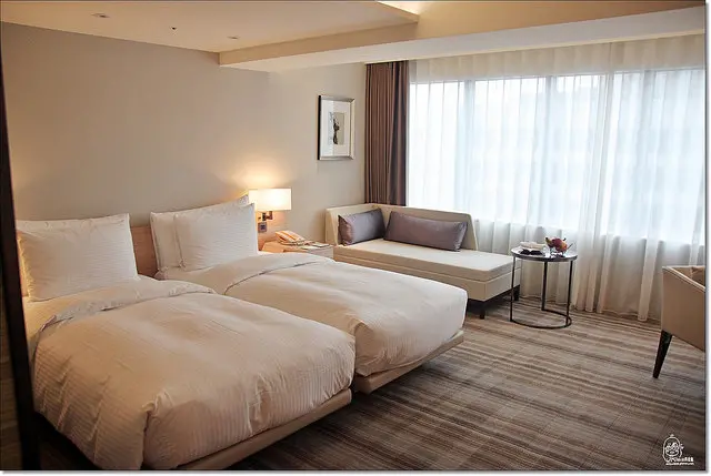 『台北。中山區』捷運行天宮站 HOTEL COZZI 和逸台北 民生館-坐擁台北都會區的城市輕旅行最舒適好選擇，典雅簡約又時尚的質感飯店，台北兩天一夜輕旅行/饒河夜市/福州世祖胡椒餅/陳董藥燉排骨/T