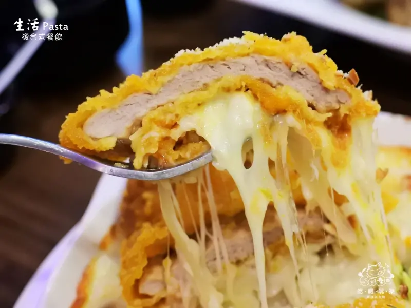 《美食推薦》【桃園】生活Pasta複合式餐飲。藝人錦雯的店 藝文特區下午茶 超推美國牛小排 香蒜松阪豬 錦雯Pizza海鮮派對 黃金豬排焗烤燉飯 桃園必吃美食推薦(文末贈獎)