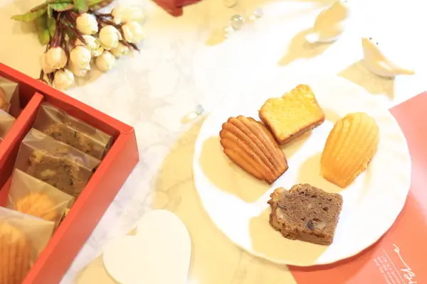 [ 食 ] 【10 Square Cafe】宅配蛋糕直送下午茶到妳家‧手工甜點與常溫禮盒加溫生活品味