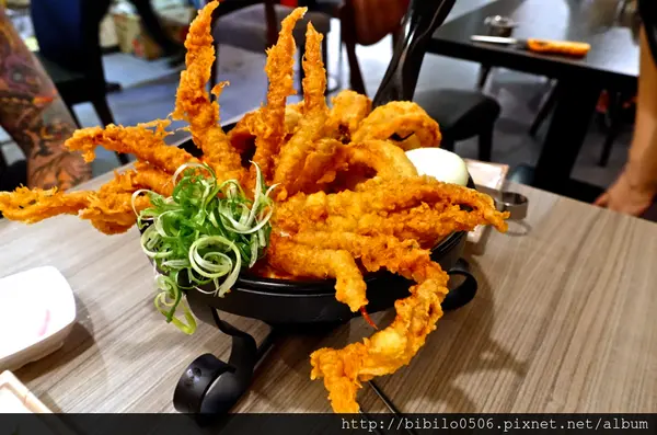 台北信義 邪惡度破錶的韓國UNCLES TAIWAN 엉클스 魷魚大叔登台啦 有吃過大牽絲的魷魚哥嗎？一定要來試試/捷運國父紀念館『文末有店家詳細資料』