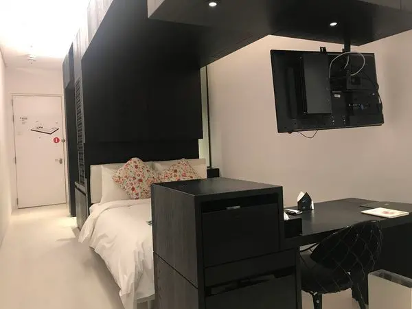 【台南住宿】老爺行旅 設計感十足的時尚旅店 旁邊就是南紡夢時代 晚上可以到廿一酒吧放鬆 附近還有24小時營業好吃的億哥牛肉湯