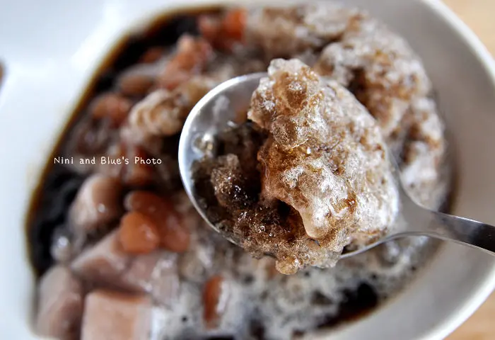 【台中美食】芋兔蜜仙草，台中北屯新一點利市場小吃美食，推薦招牌嫩仙草、仙草剉冰、芋頭鮮奶露、芋兔鮮奶