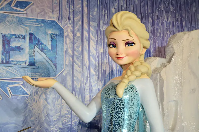 冰雪奇緣冰紛特展 低溫冰宮冰溜滑梯與人造雪地