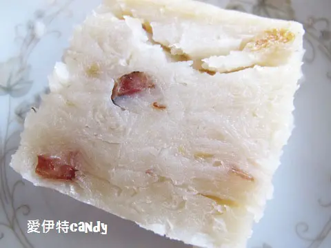 『宅配正餐_梁家瘋味』扎實的蘿蔔糕，不用調味也很好吃~~