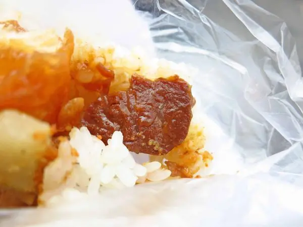 【桃園美食】阿展飯糰-包著牛肉的飯糰