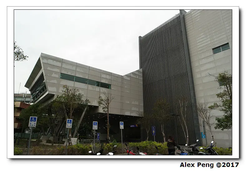 機場捷運初體驗-竹南蚵仔煎+劉家麻油雞+一日雙 OUTLET