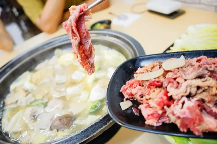 台南｜錦城石頭火鍋 傳承30年好味道，用炒的火鍋最美味~