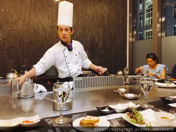[台北食記] 犇 鐵板燒 (微風信義館) ，頂級和牛、海鮮齊聚~滿足味蕾的高級享受!!! #聖誕大餐  
