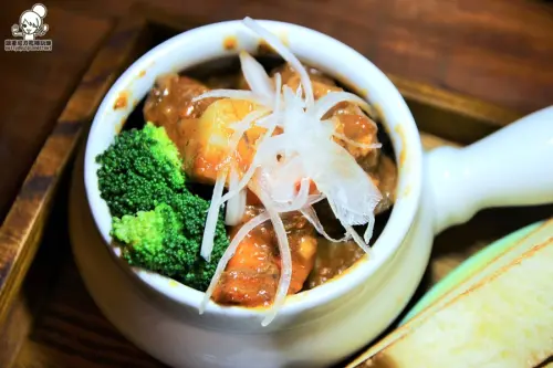 吃-三民。卡菲小食光之豐盛早午餐，超質感工業風創意裝置