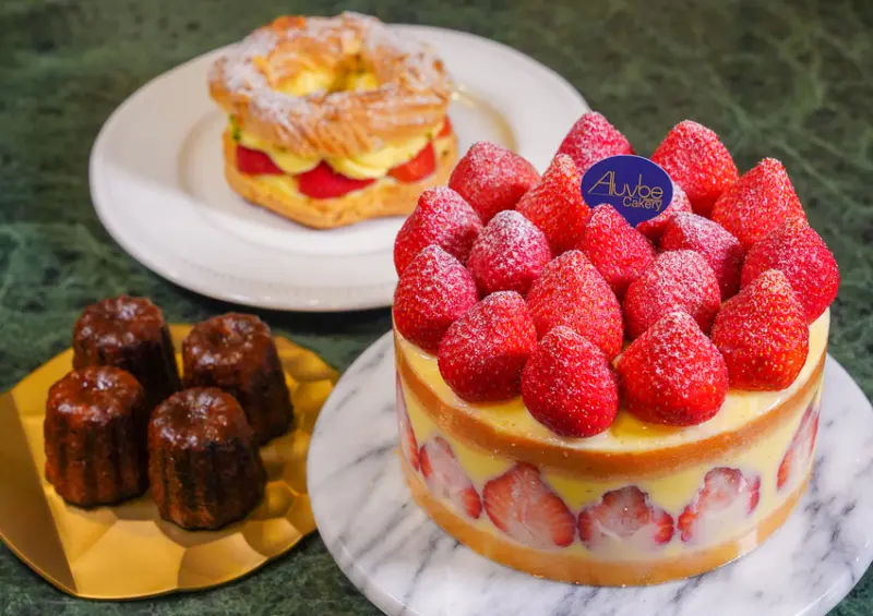 [高雄]艾樂比手作烘焙坊-冬季限定必吃!紅遍全台的重量級法式草莓蛋糕 - 美食好芃友