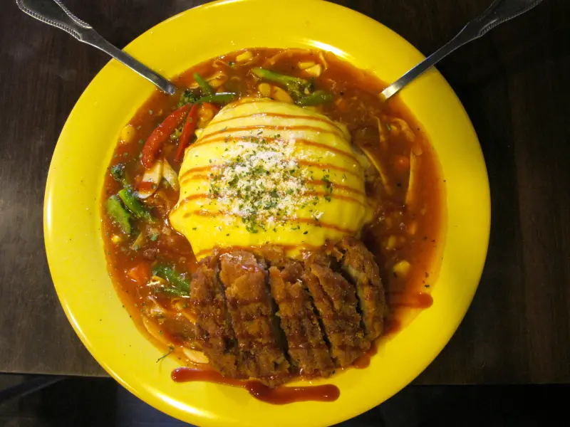 (胖樺食記)新北福和路巷弄小店義麵屋。飯麵各類樣式小品包羅萬象。兩百元即可外送。              