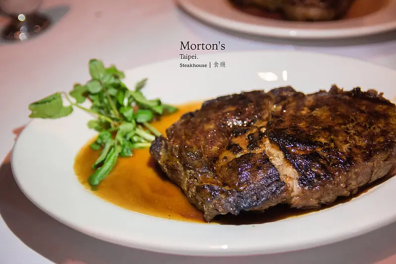 [食癮-西式]莫爾頓牛排館台北店信義微風Mortons The Steakhouse Taipei-來自美國的高檔熟成美味牛排，飽覽101跨年夜景的浪漫大餐/台北市信義區/信義微風/捷運市政府站