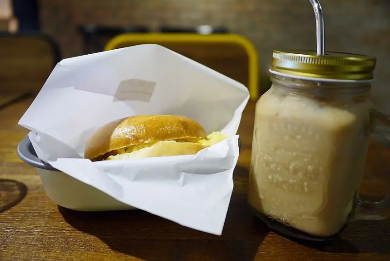 【新北】板橋 BÜGEL Bagel Coffee新板壹號店 有質感的貝果早午餐‧咖啡‧輕食‧推古巴乳酪豬三明治♥♥♥
