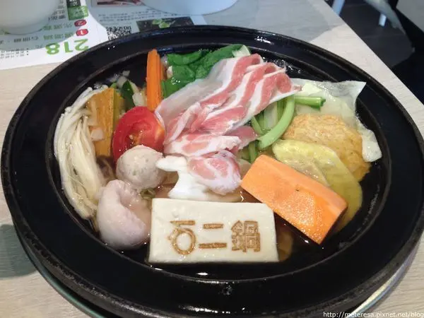 【食記】台中高工學區讓人上癮的味道，石二鍋．美村南店