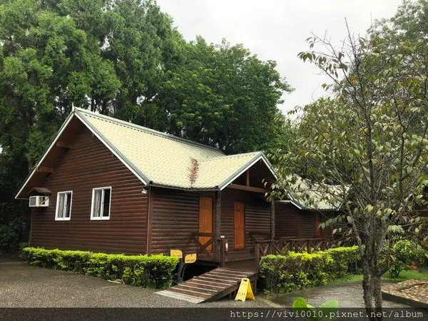 圓圓家睡外面-《南投埔里》牛耳藝術渡假村，最寬廣的景觀小木屋，讓旅人們放輕鬆的好去處