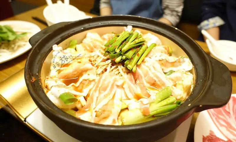 令人垂涎三尺的名古屋赤味噌鍋台灣初登陸～赤から鍋『赤から鍋とセセリ焼き』