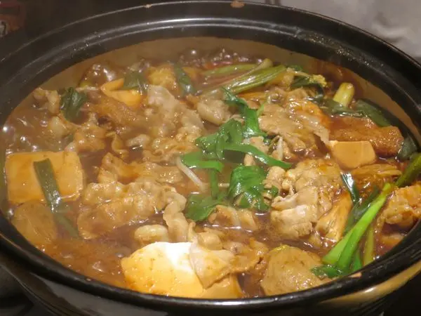 *台北美食*赤から鍋Akakara中山旗艦店，名古屋版的麻辣鍋，赤味噌鍋共有10種辣度可選擇！(捷運淡水線中山站)