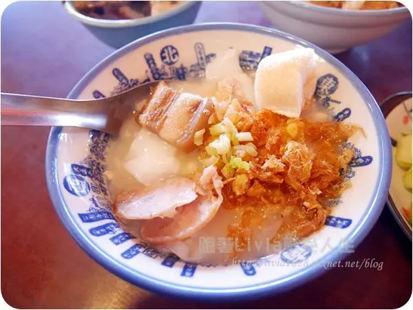 美食。餐廳│ 台南市中西區 台南特色名產 阿喬師水粄粥 台南碗粿 傳統美食充滿懷舊好滋味 ❤跟著Livia享受人生❤